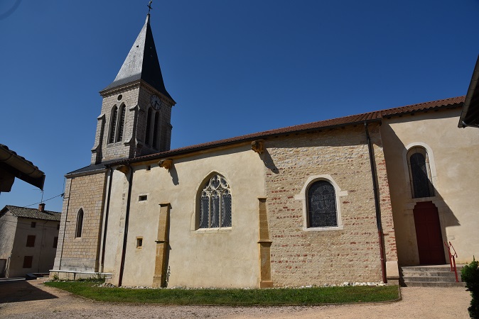 Façade sud de l'église de Chaneins